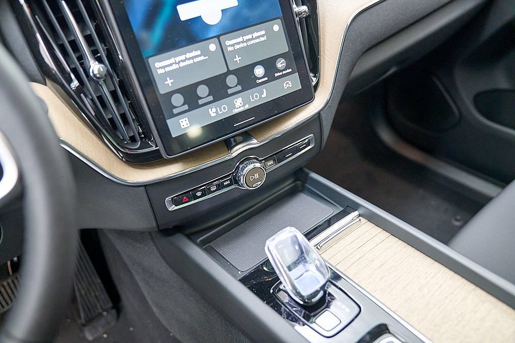 New 2026 Volvo XC60 B5 Plus w/ Climate Package AWD/4WD image 15