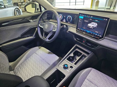 New 2025 Volkswagen Tiguan S image 11