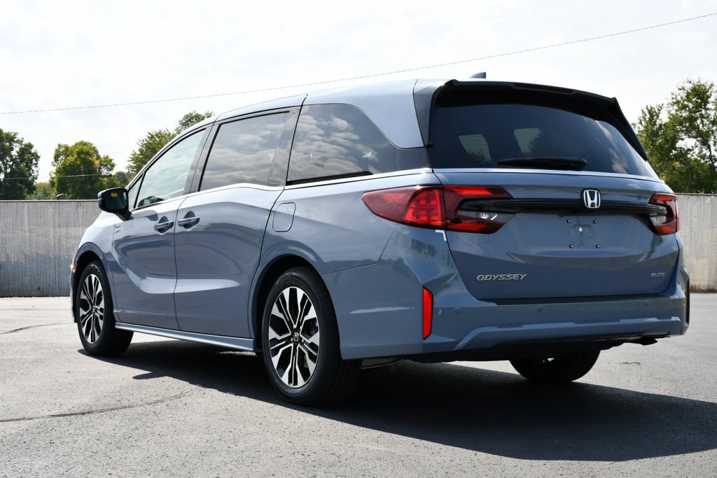 New 2027 Honda Odyssey Elite image 5
