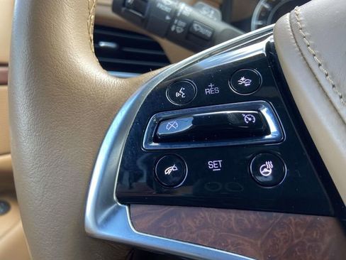 Used 2017 Cadillac Escalade Platinum AWD/4WD image 18