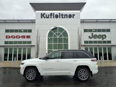 New 2026 Jeep Grand Cherokee Summit w/ MOPAR Finishing Package AWD/4WD image 1