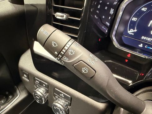 Used 2024 GMC Sierra 1500 SLE w/ Preferred Package image 35