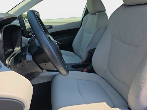 Used 2024 Toyota Corolla Cross L FWD image 14