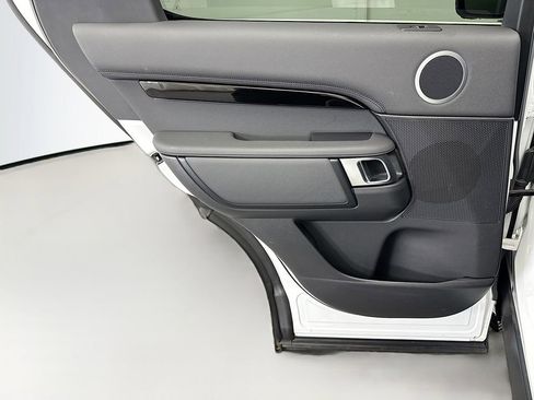 Certified 2025 Land Rover Discovery S image 25