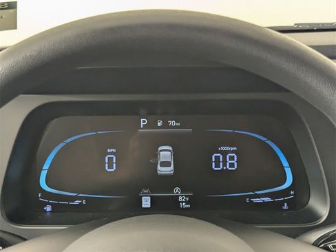 Certified 2025 Hyundai Elantra SE image 18