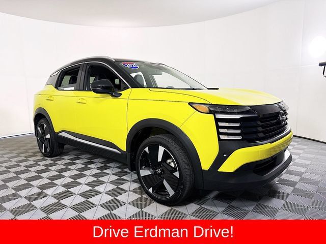 Used 2025 Nissan Kicks SR FWD image 1