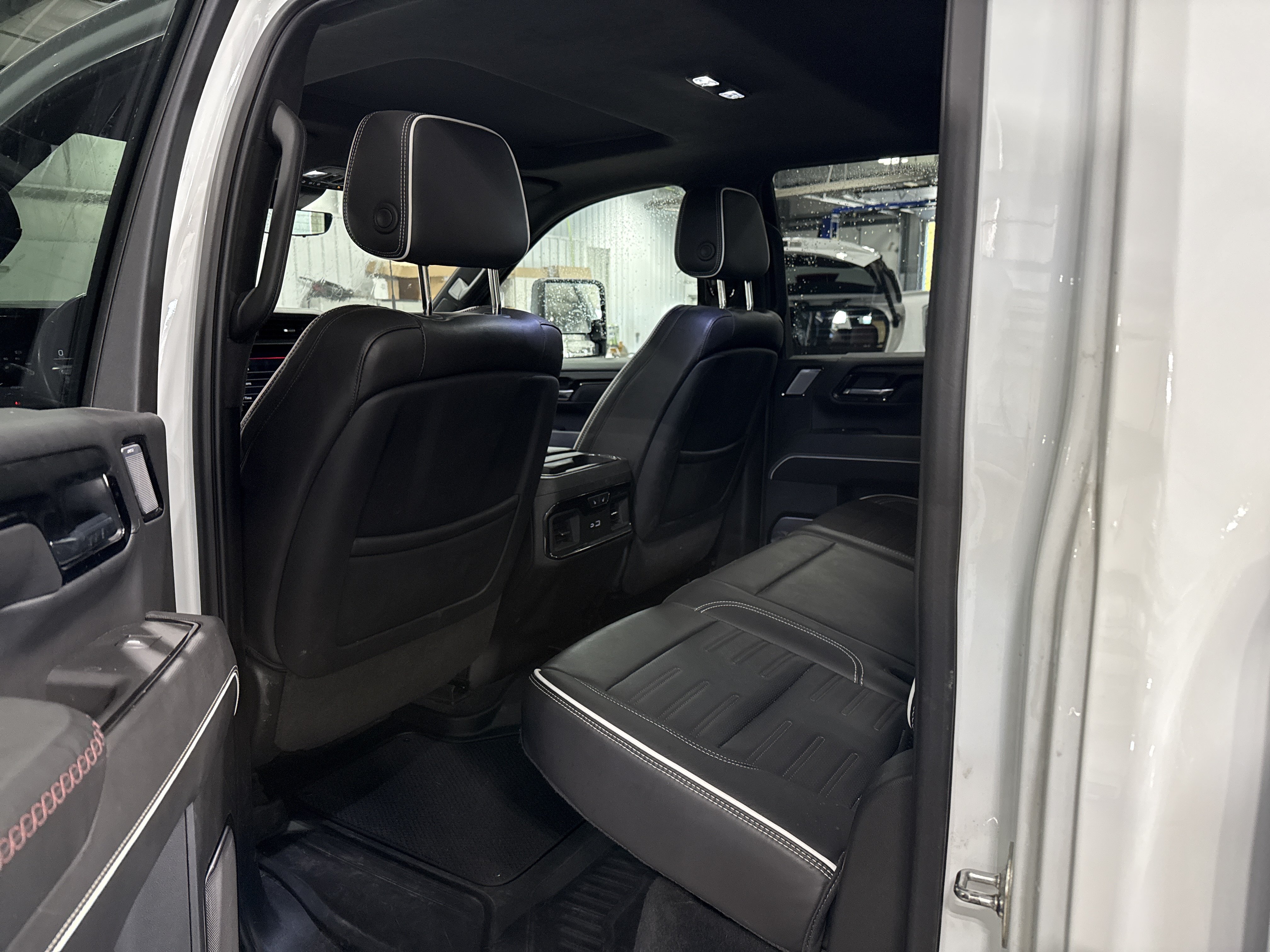 Used 2025 GMC Sierra 2500 AT4X AWD/4WD image 8