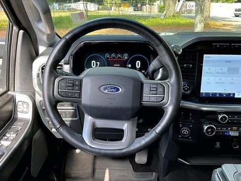 Used 2021 Ford F150 Lariat image 8