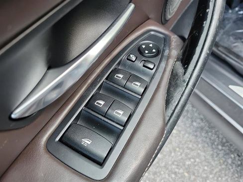 Used 2016 BMW M4 Convertible image 6