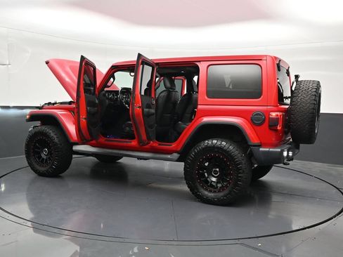 Used 2018 Jeep Wrangler Unlimited Sahara w/ LED Lighting Group AWD/4WD image 34