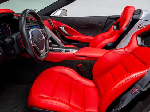 Used 2019 Chevrolet Corvette Z06 image 3