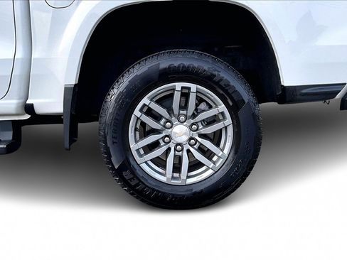 Used 2024 Chevrolet Colorado LT image 33