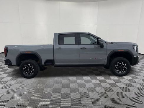 Used 2024 GMC Sierra 2500 AT4X AWD/4WD image 5