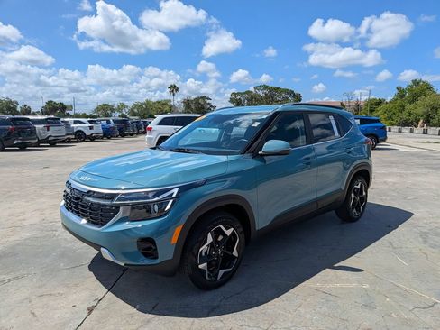 Certified 2026 Kia Seltos EX FWD image 4