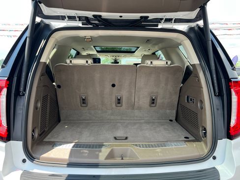 Used 2021 GMC Yukon Denali w/ Denali Premium Package image 25