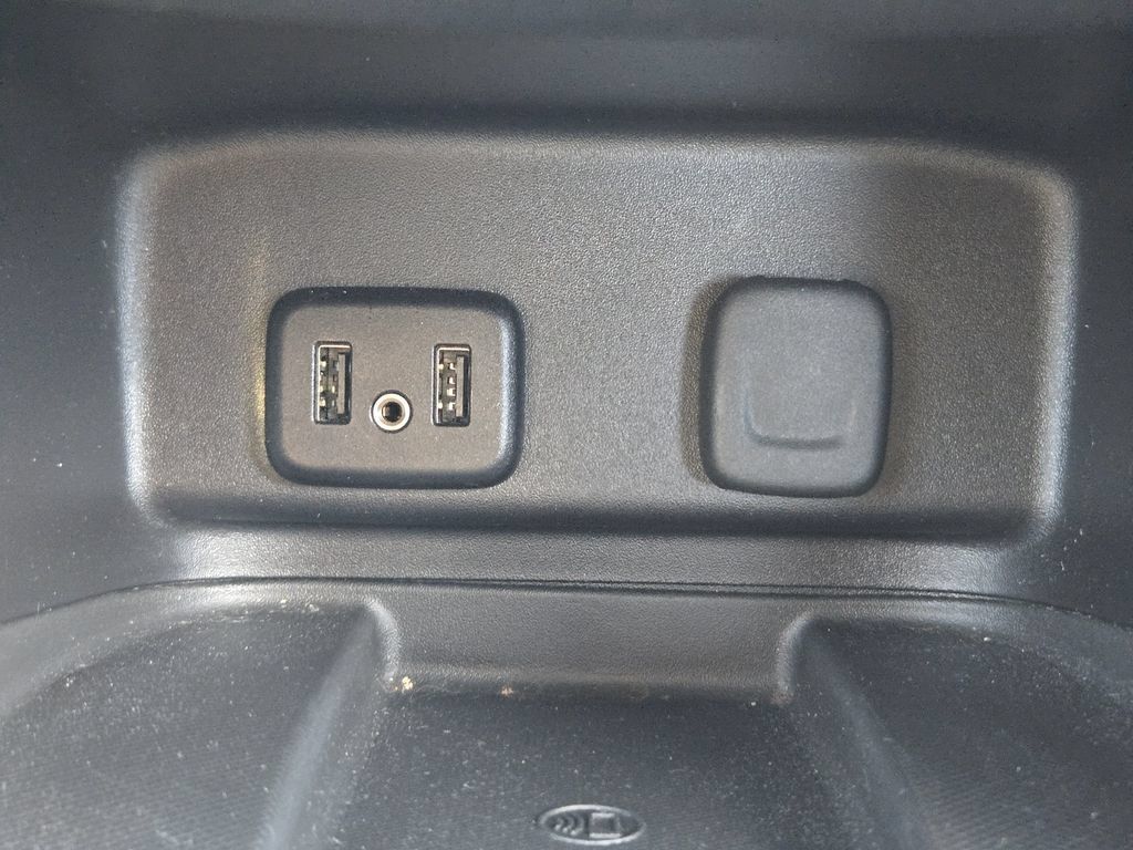 Used 2018 Chevrolet Equinox Premier AWD/4WD image 24