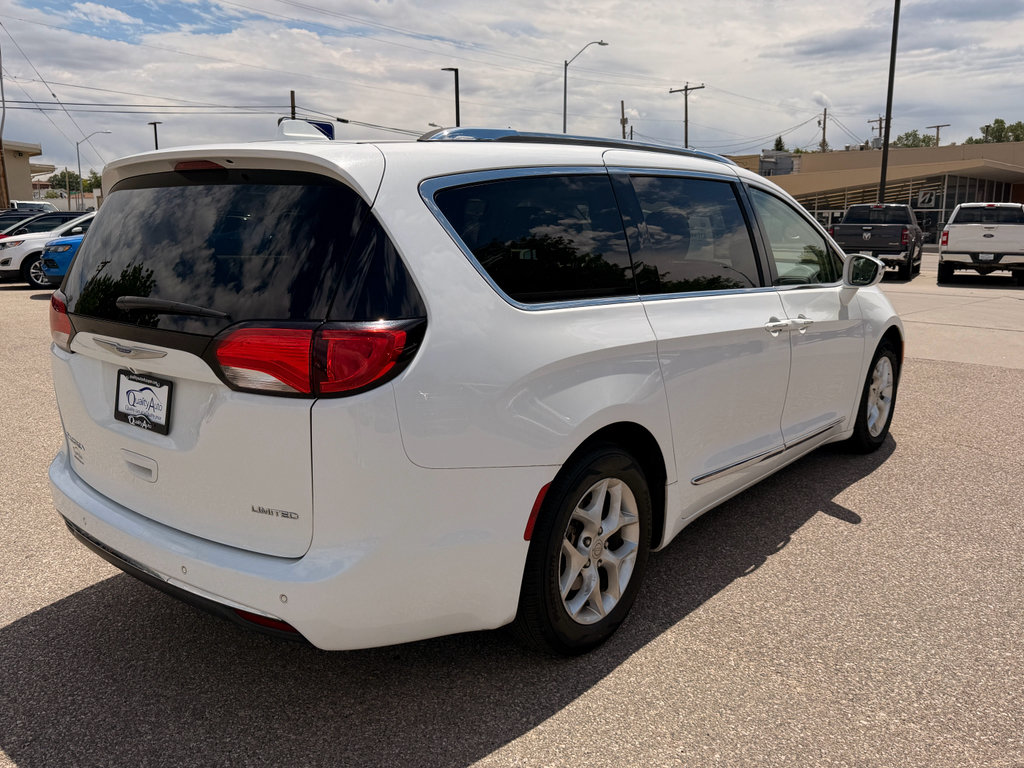 Used 2020 Chrysler Pacifica Limited FWD image 6