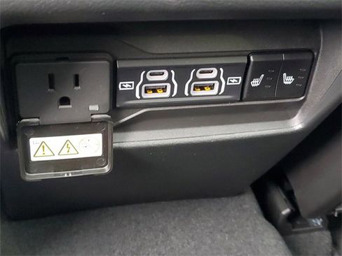 New 2025 Jeep Grand Cherokee Limited w/ Luxury Tech Group II image 12