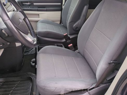 Used 2008 Dodge Grand Caravan SXT FWD image 16