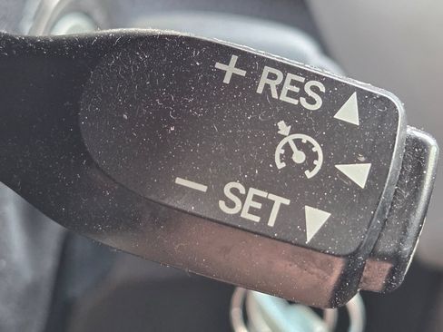 Used 2013 Toyota RAV4 LE AWD/4WD image 17