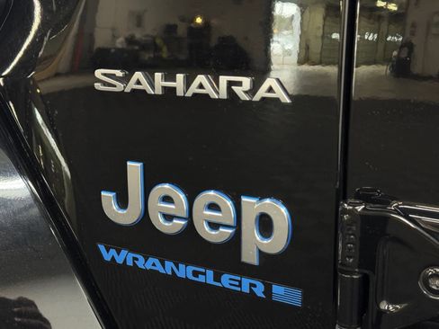 Used 2024 Jeep Wrangler Unlimited Sahara AWD/4WD image 7