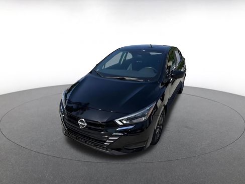 Used 2025 Nissan Versa SV image 7