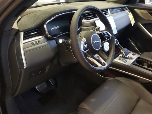 New 2026 Jaguar F-PACE SVR image 7
