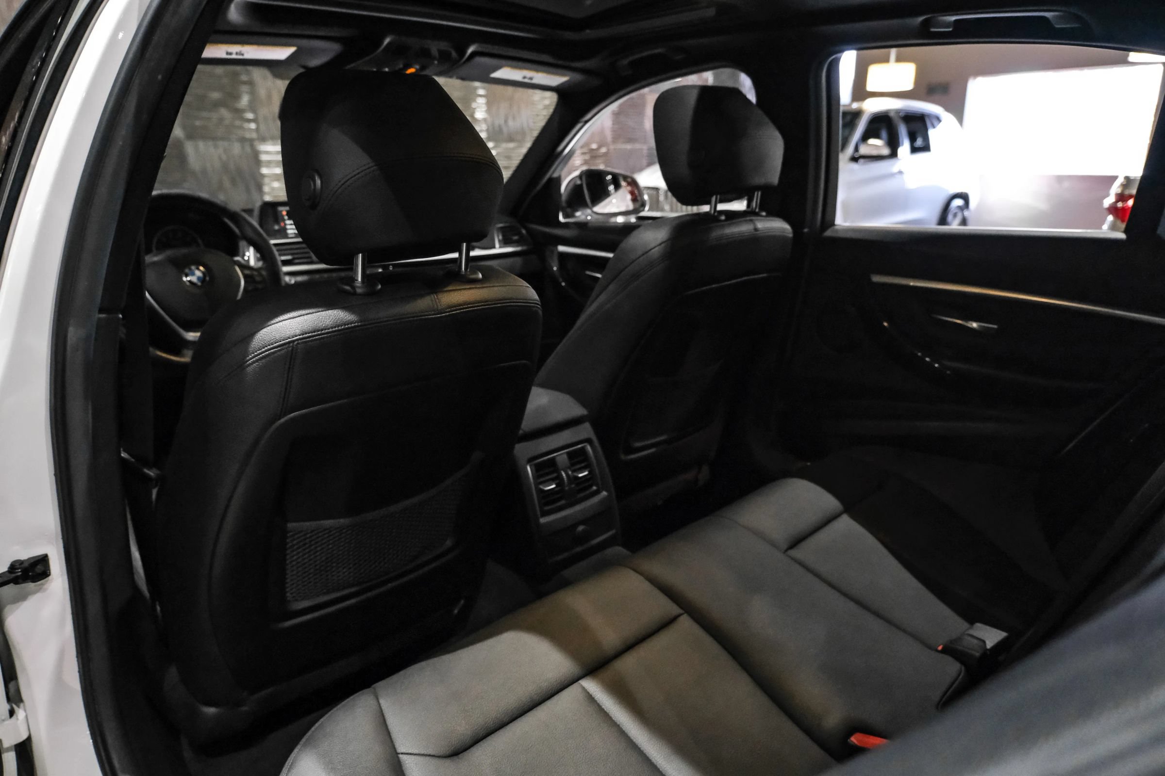 Used 2018 BMW 330i Sedan RWD image 30