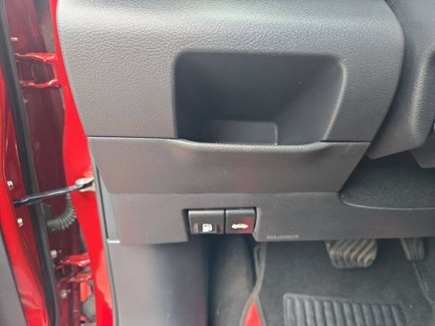 Used 2024 Nissan Kicks SR FWD image 16