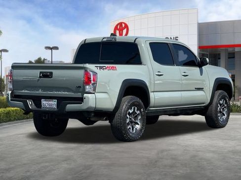 Used 2023 Toyota Tacoma TRD Off-Road w/ Technology Package AWD/4WD image 5