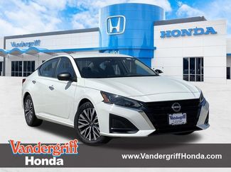 Used 2025 Nissan Altima 2.5 SV video 1