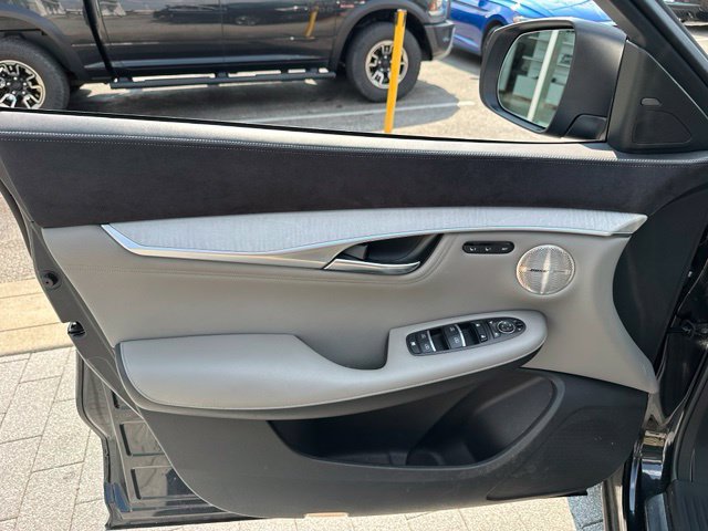 Used 2023 INFINITI QX50 Sensory AWD/4WD image 10