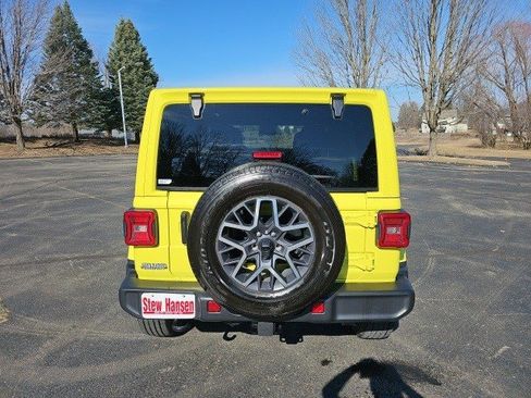 Used 2024 Jeep Wrangler Sahara image 5