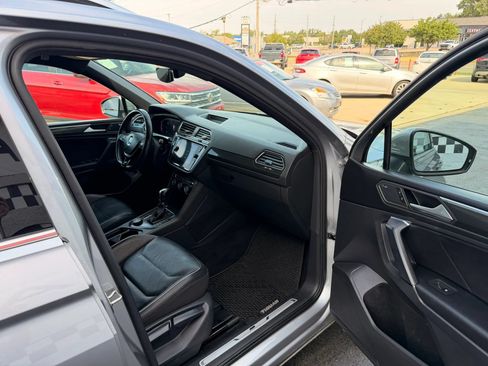 Used 2019 Volkswagen Tiguan SEL Premium R-Line AWD/4WD image 34