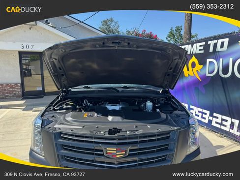 Used 2019 Cadillac Escalade Platinum w/ Escalade Sport Edition AWD/4WD image 31