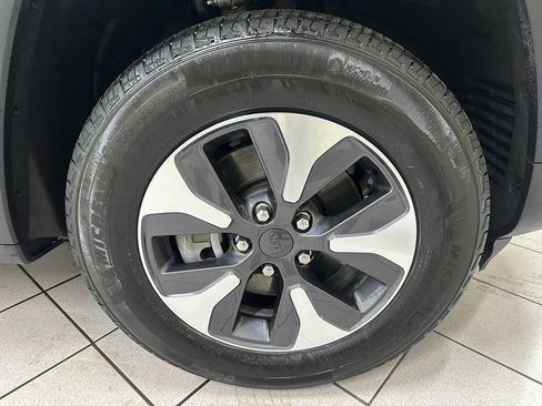 Used 2023 Jeep Grand Cherokee 4WD 4xe image 13