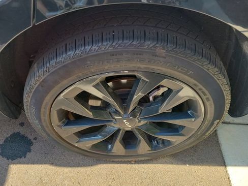 Certified 2023 Kia Sorento SX FWD image 7