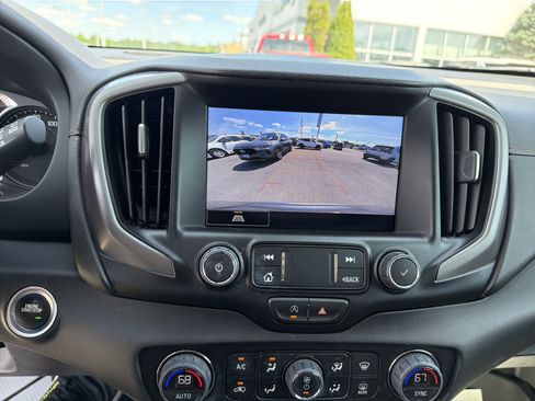 Used 2023 GMC Terrain AT4 AWD/4WD image 23