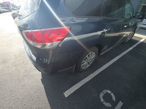 Used 2015 Nissan Pathfinder S image 7