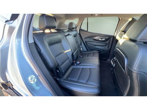 Certified 2024 GMC Terrain SLT w/ Infotainment Package II image 31