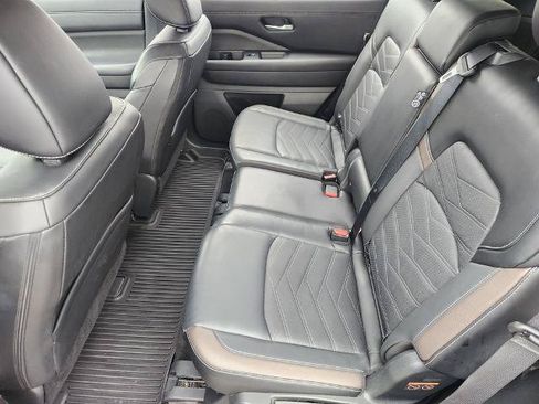 Certified 2024 Nissan Pathfinder Platinum w/ Cargo Package FWD image 21