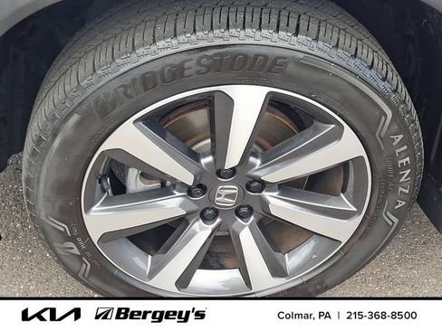 Used 2023 Honda Pilot Touring image 10