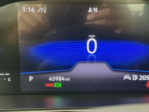 Used 2025 Volkswagen Jetta SE FWD image 19