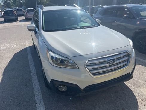 Used 2017 Subaru Outback 2.5i Premium image 2