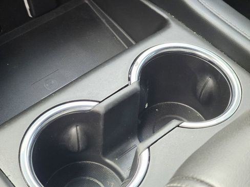 Used 2023 Chevrolet Suburban LT image 30