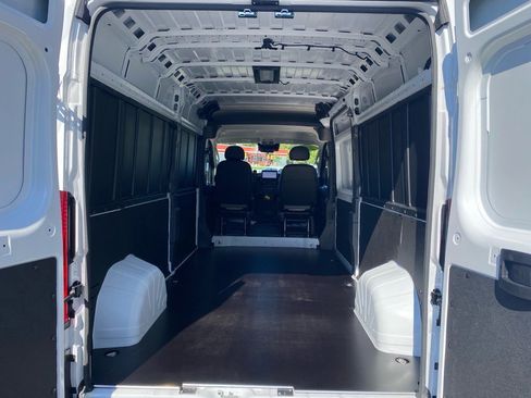 Used 2025 RAM ProMaster 2500 w/ Premium Convenience Group image 21