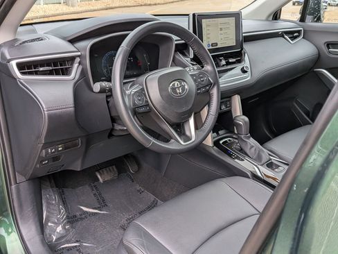 Used 2024 Toyota Corolla Cross XLE w/ Convenience Package AWD/4WD image 10