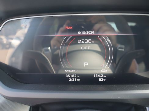 Used 2022 Audi e-tron GT Premium Plus AWD/4WD image 9