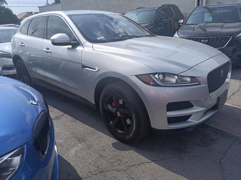Used 2020 Jaguar F-PACE Premium image 5