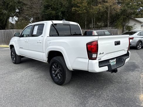 Used 2023 Toyota Tacoma SR5 w/ Technology Package AWD/4WD image 3